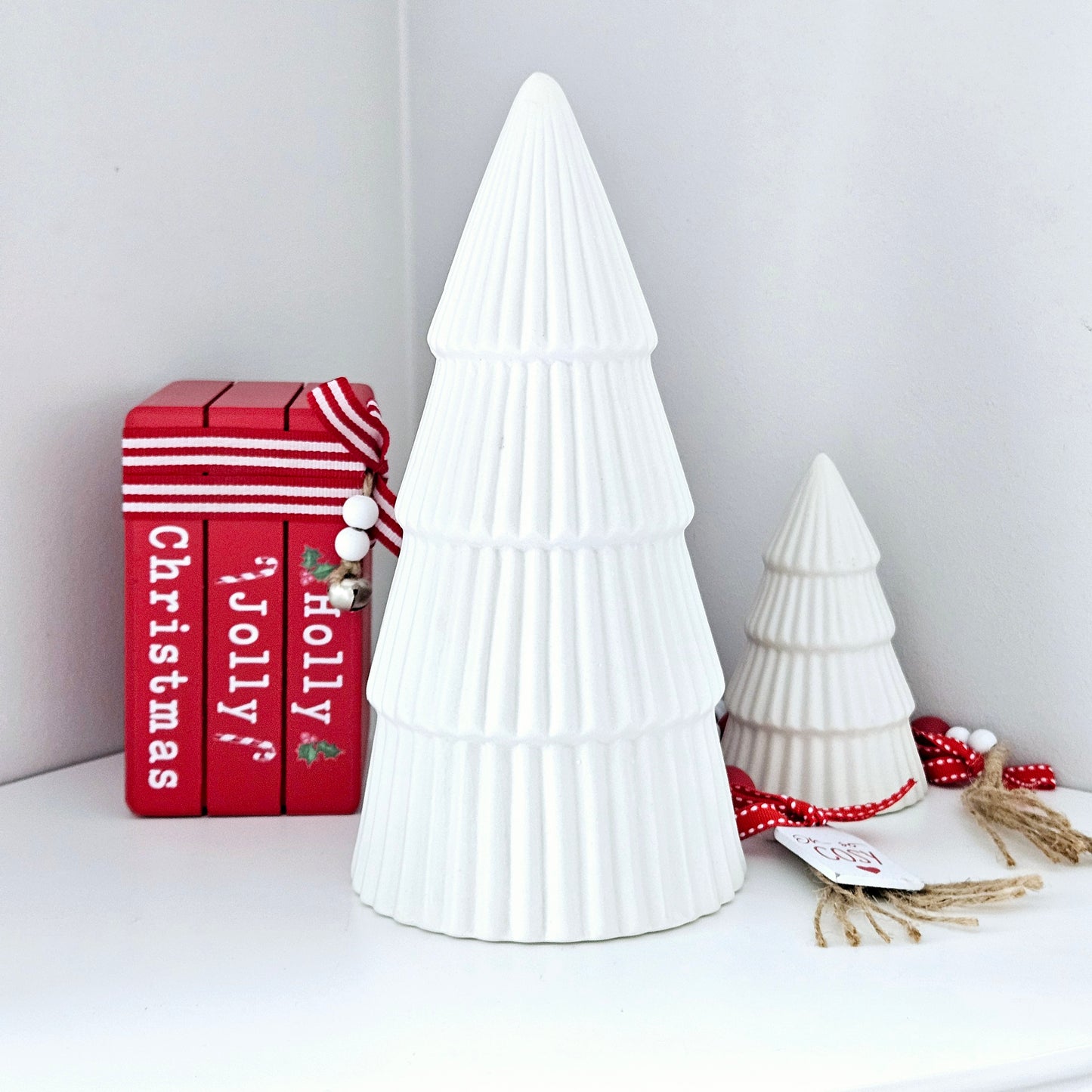 Matt tree white ornament 24cm