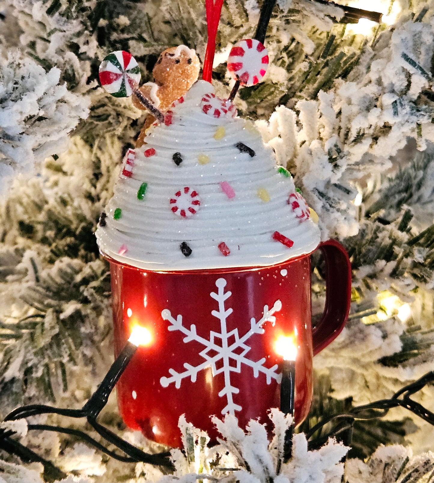 Red Mug With Cream & Gingerbread Decoration