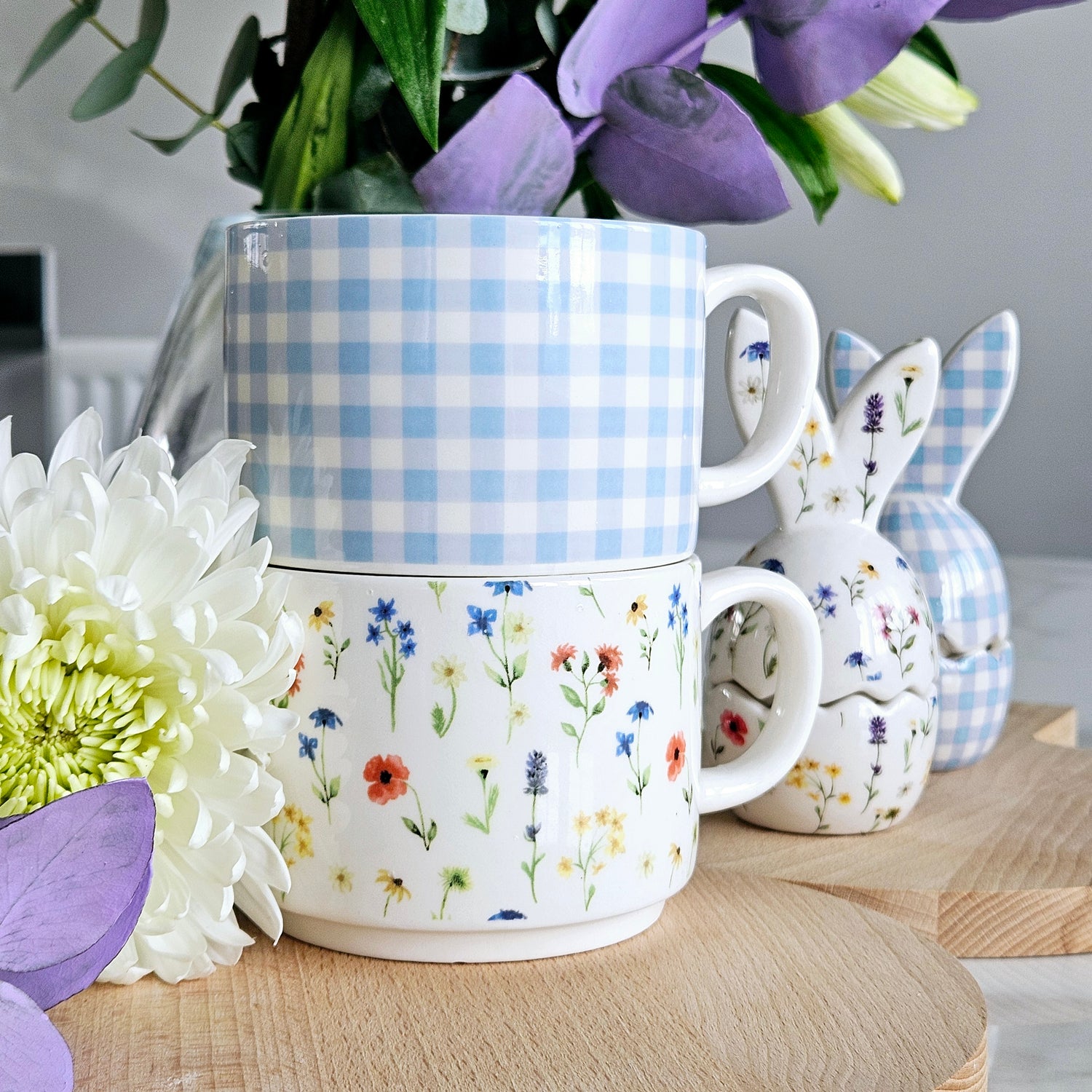 Set of 2 gingham style stacked mugs white with floral print and blue and white squares