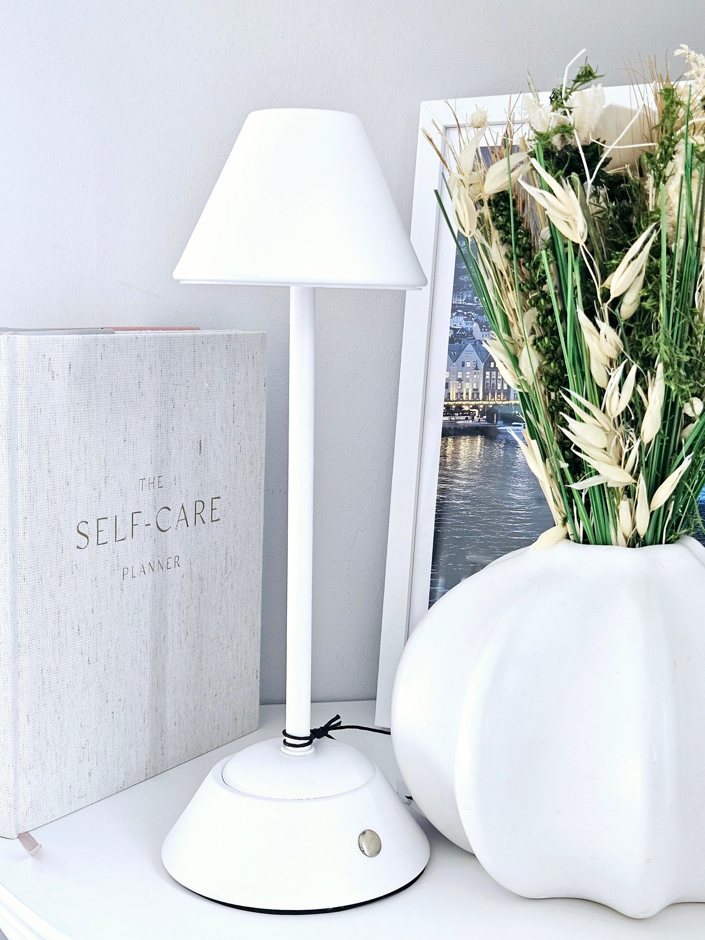 Hestia Touch Table Lamp