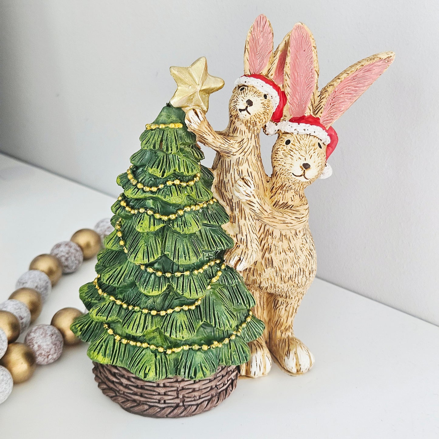 Jasper & Bonnie Star On Tree