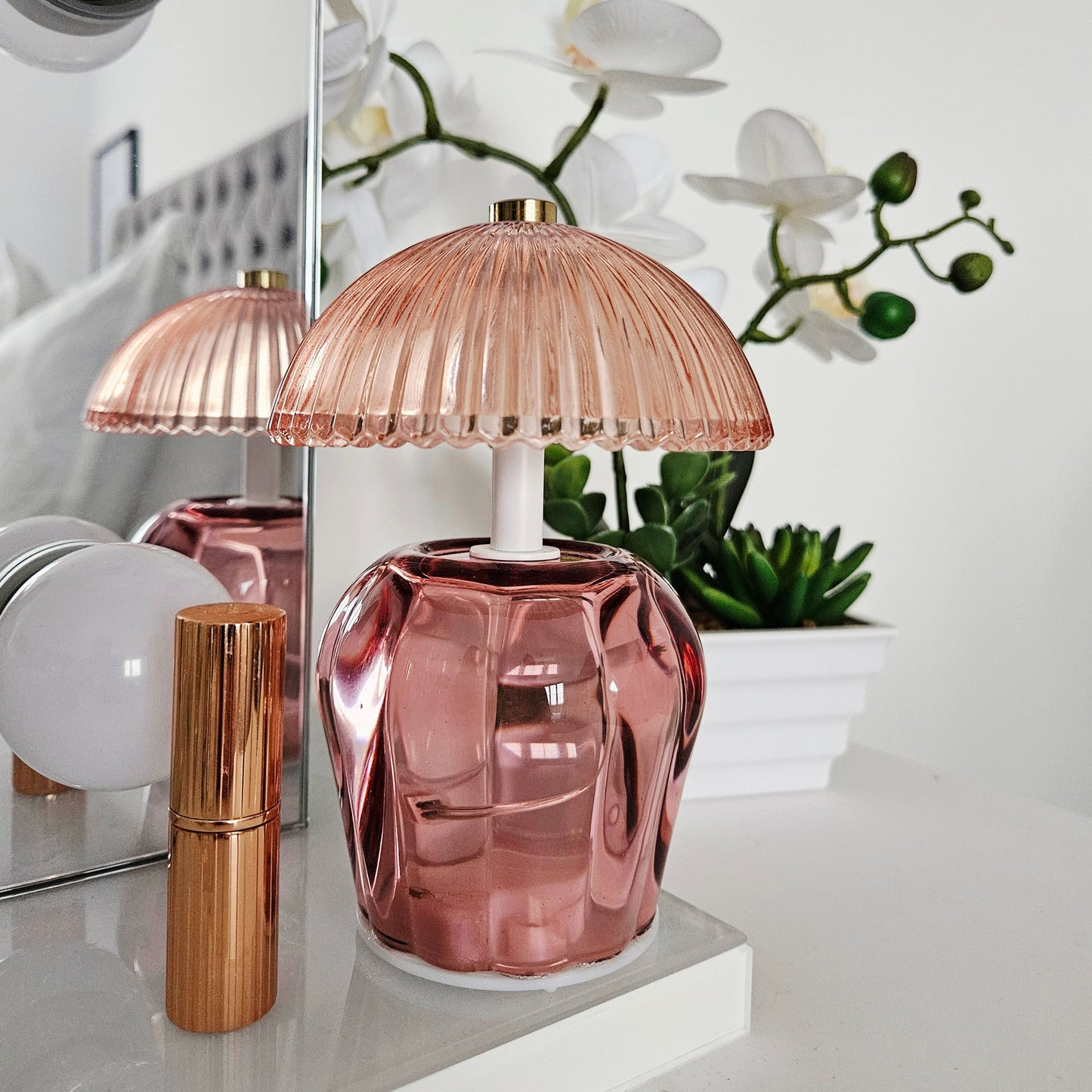 Vintage Ridged Glass LED Table Lamp - Pink