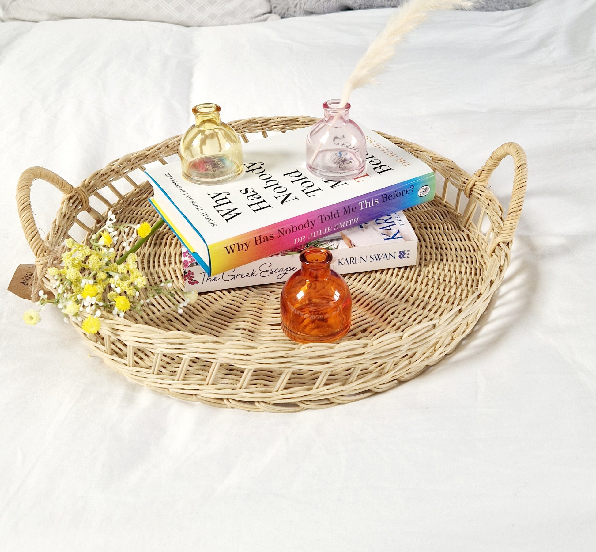 Decorative round rattan tray with handles