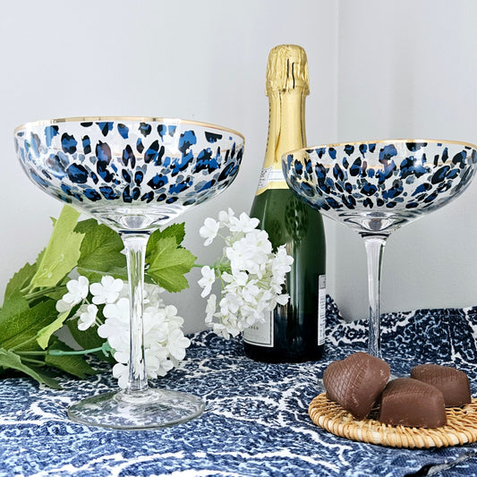 Frida set of 2 cocktail glasses with blue leopard print detail and gold rim