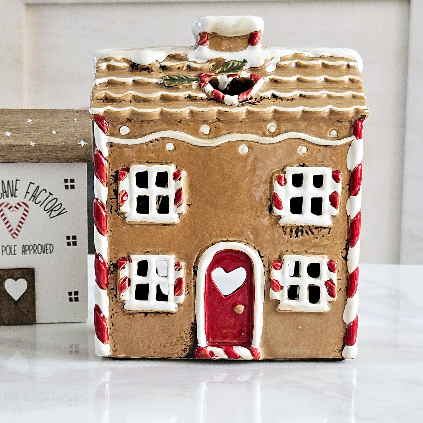 Gingerbread Tea-Light House