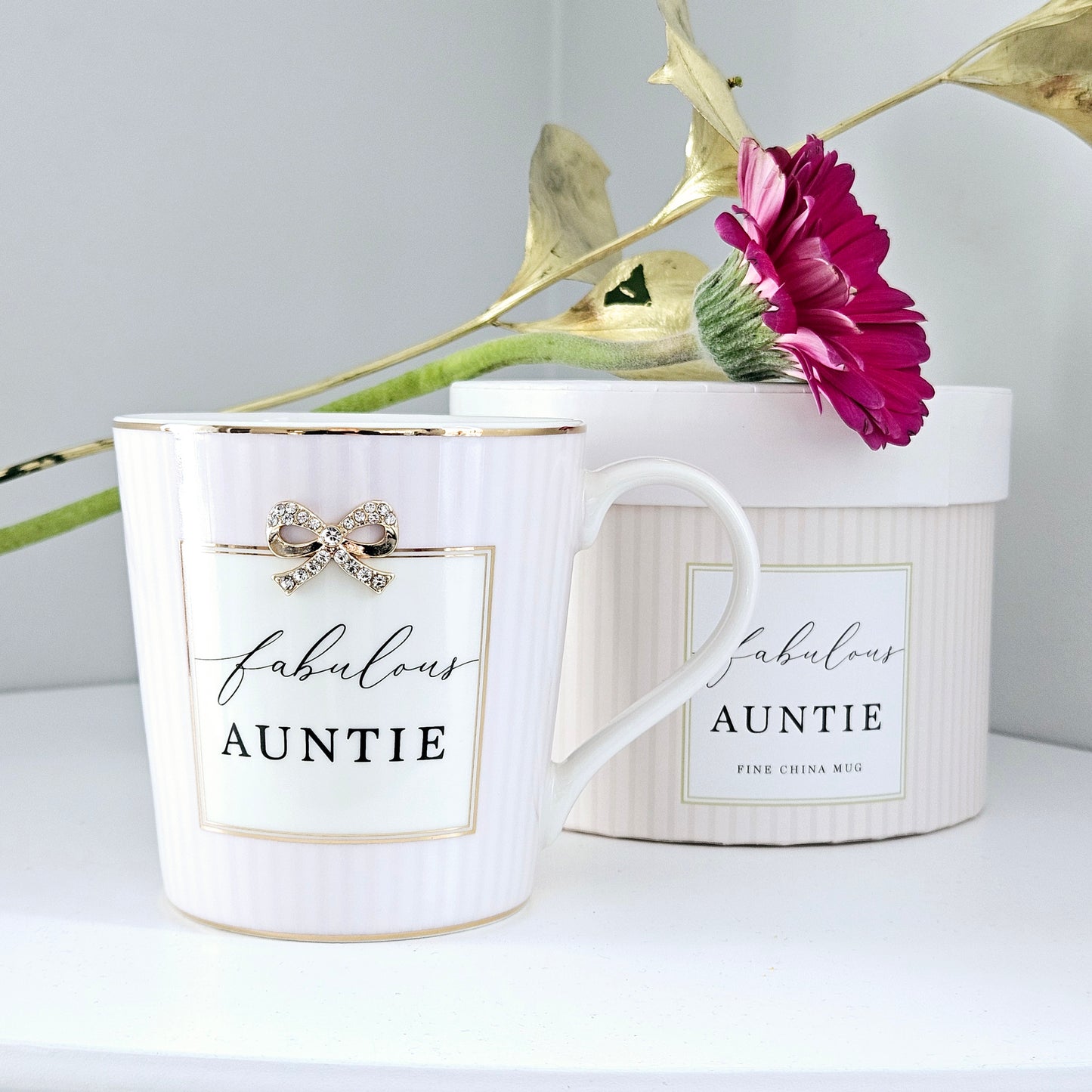 DUE JAN... Fabulous Auntie Diamante Bow Mug