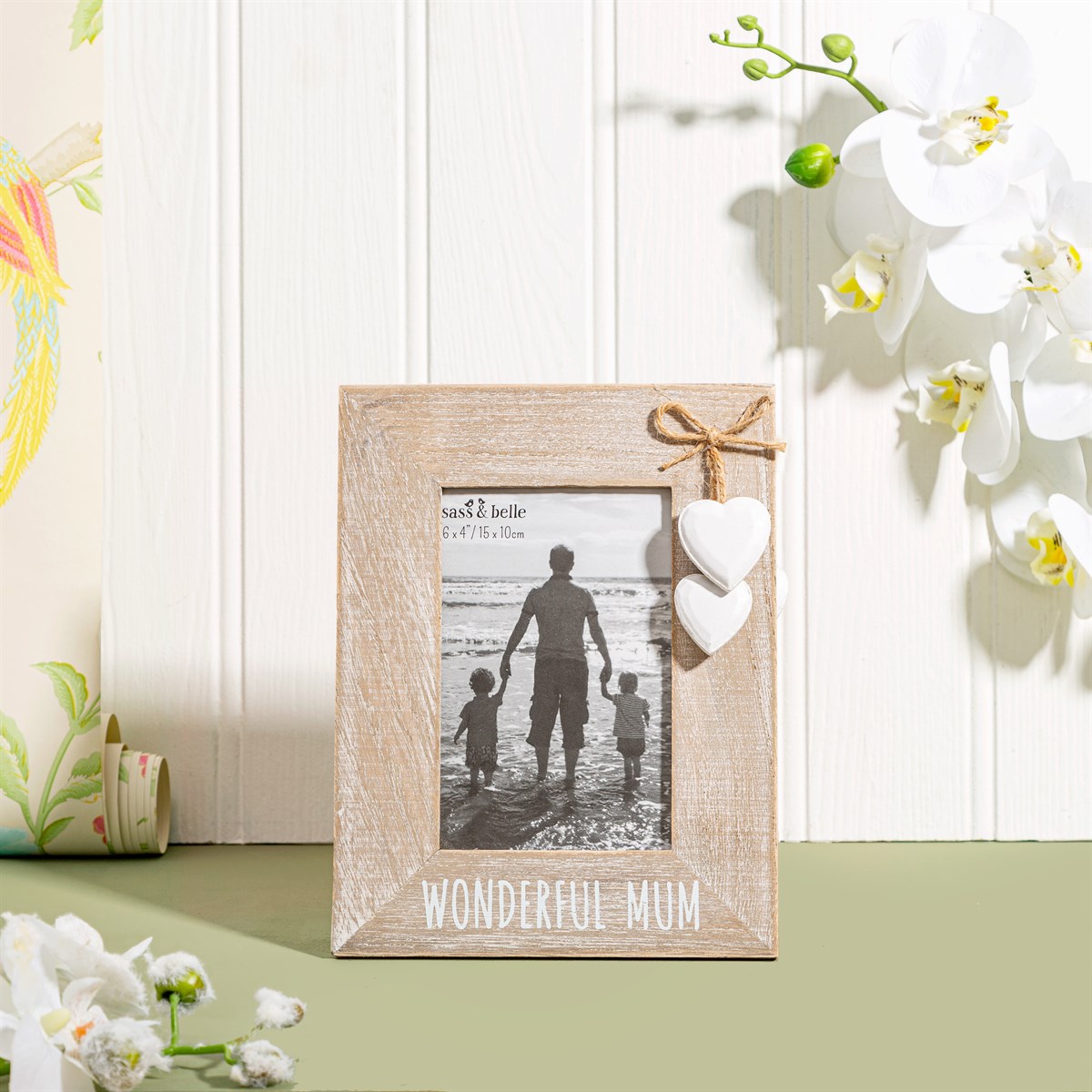 Wooden photo frame with a family picture and 'Wonderful Mum' text, 