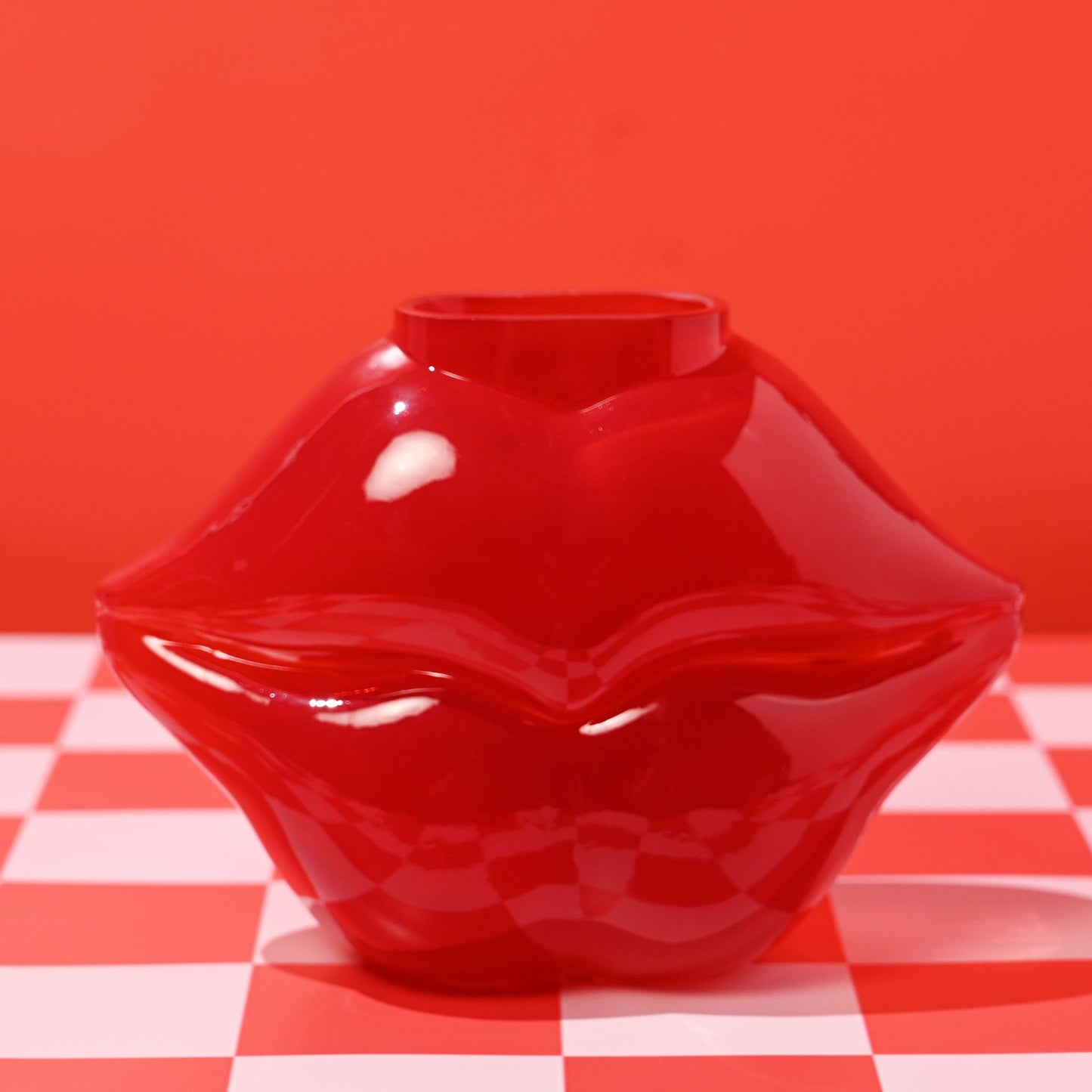 glossy red lips shaped glass vase