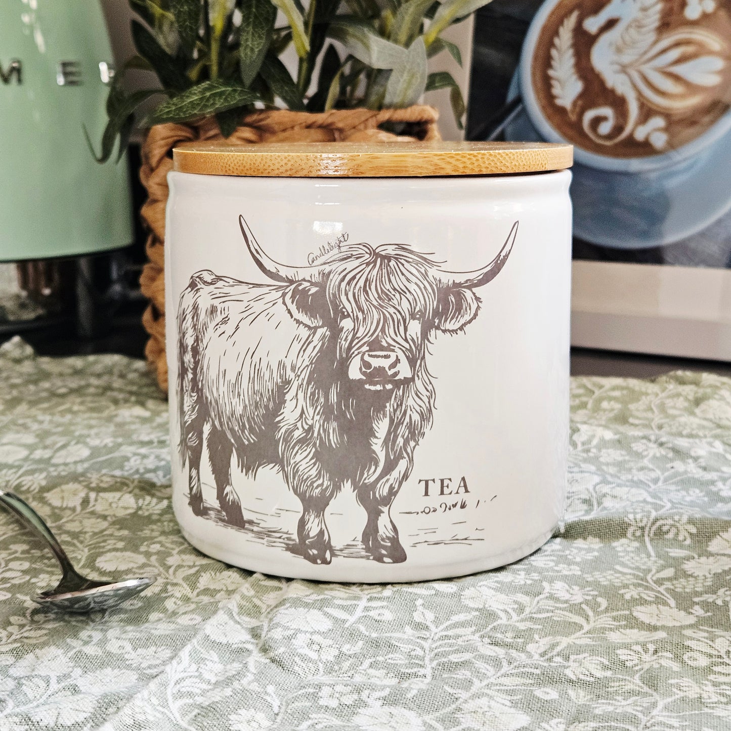 Tea canister with highland cow design  wooden lid