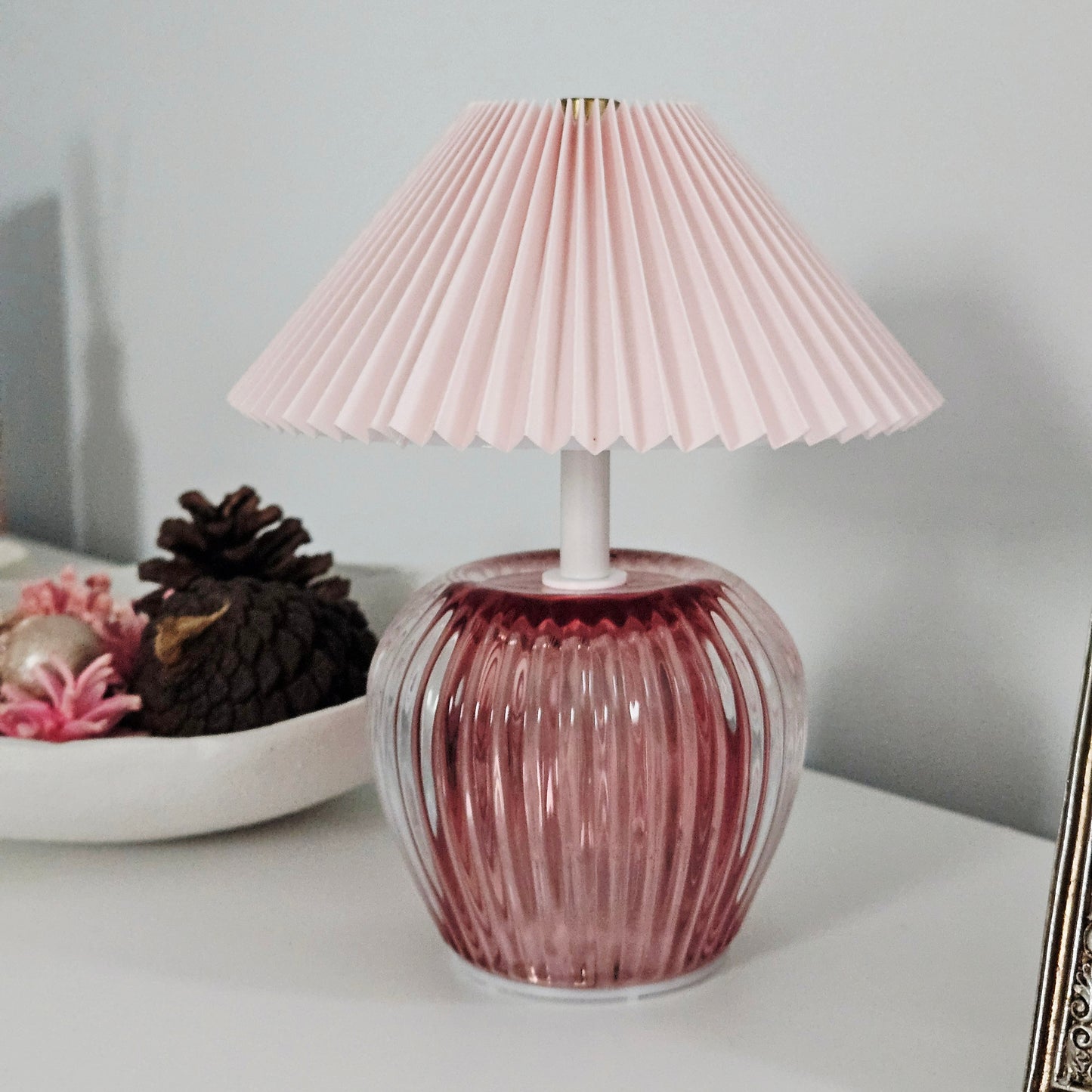 Pink pleated lampshade table lamp battery operated 20cm