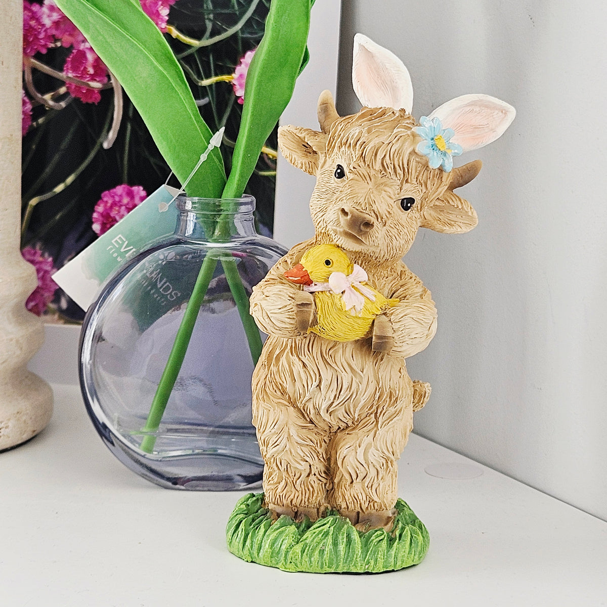 Cute Highland Cow with Chick ornament for farmhouse home decor, rustic country decoration and animal lover gift.