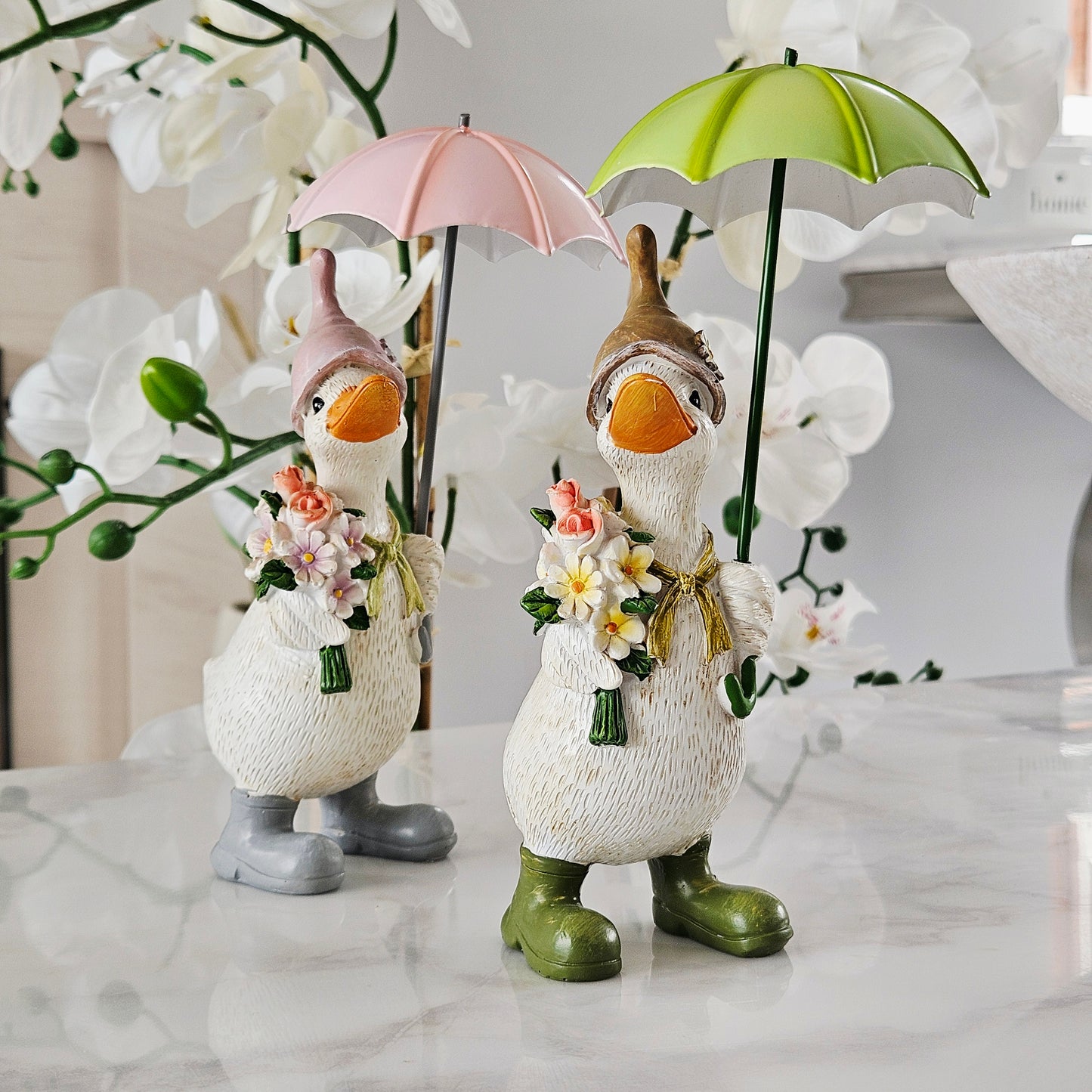 Duck Holding Umbrella 20cm