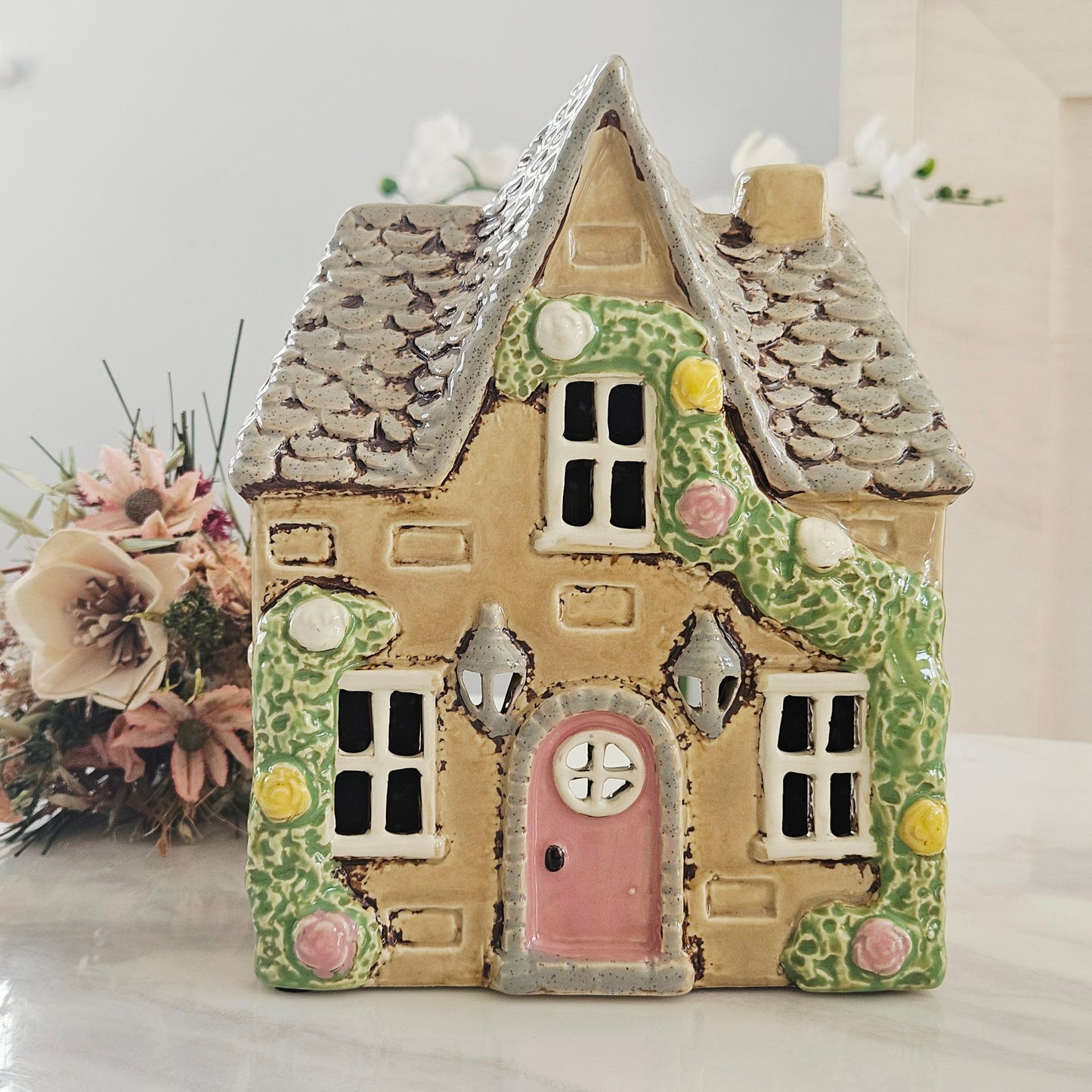 Rose Garland Cottage Tealight Holder