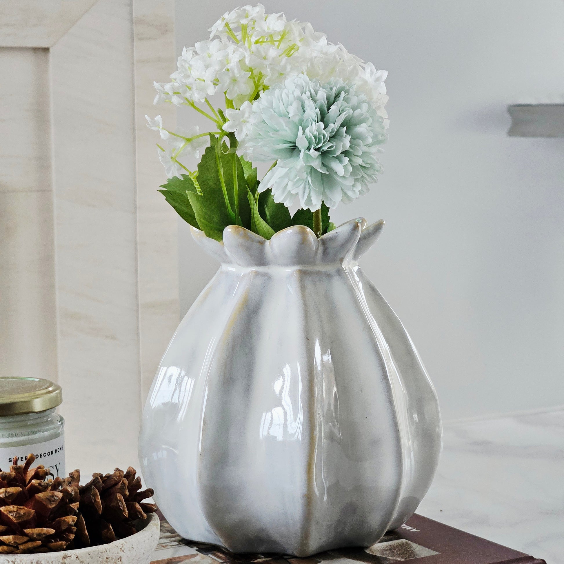 White ceramic poppy seed vase 16cm