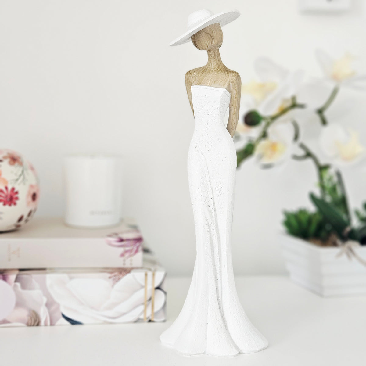 Juliana Lady Figurine Standing elegant polystone decorative ornament for home décor