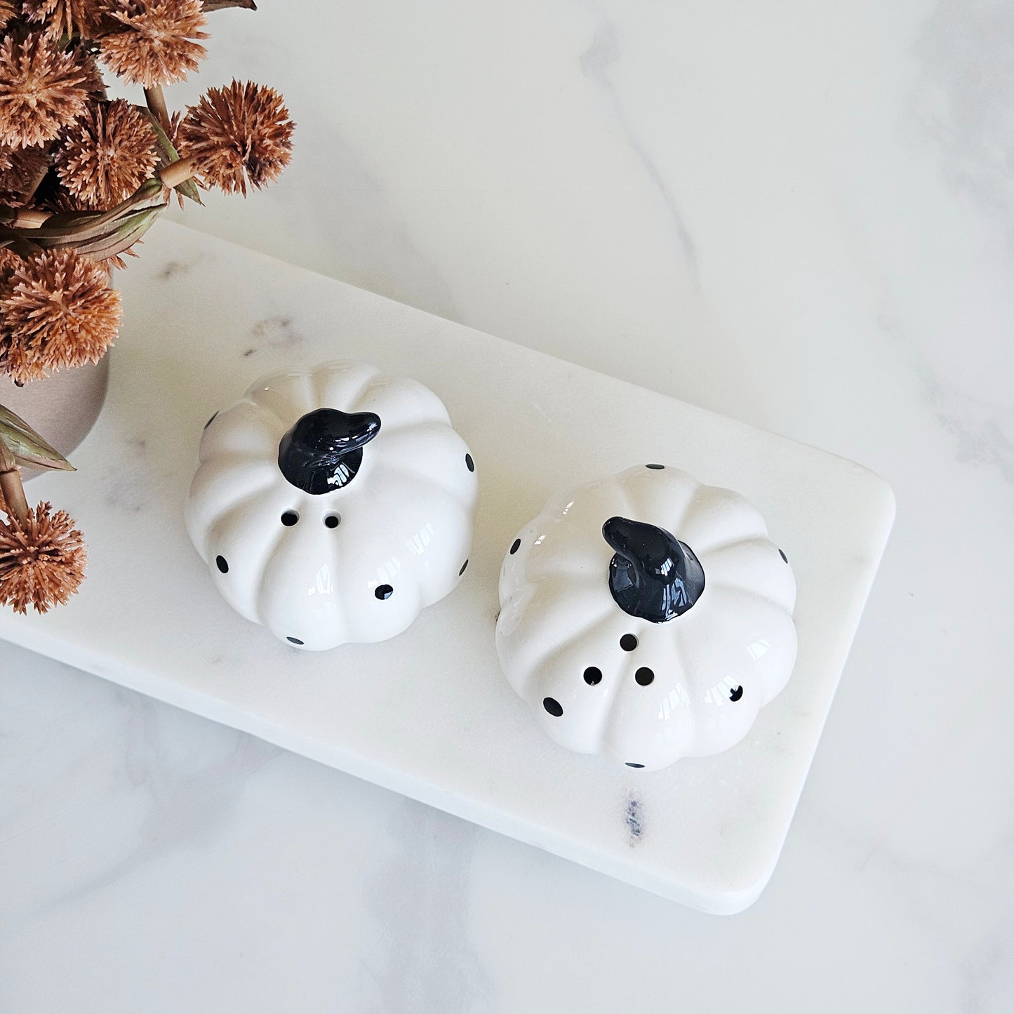 Monochrome Pumpkin Salt & Pepper Set – Halloween Kitchen Accessory