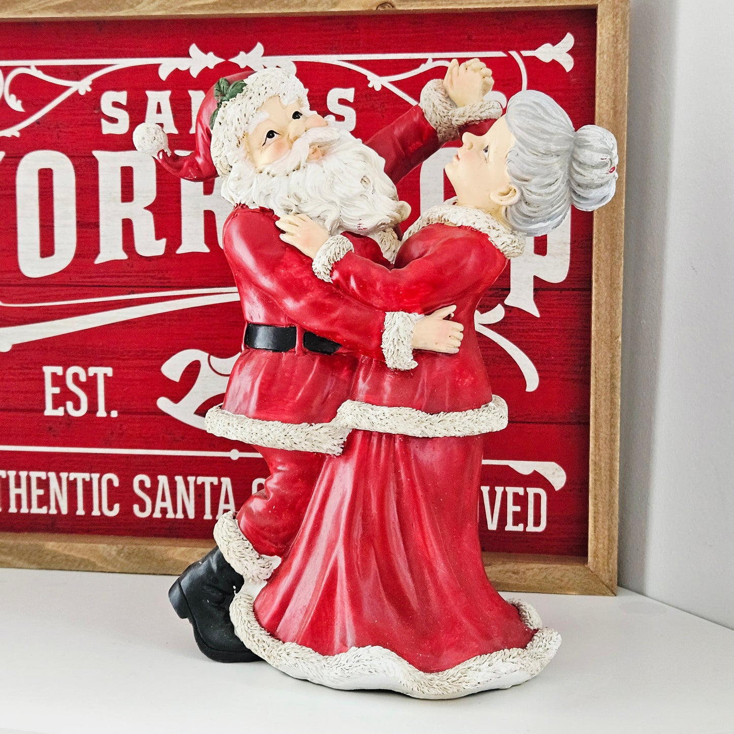 Mr & Mrs Claus Dancing