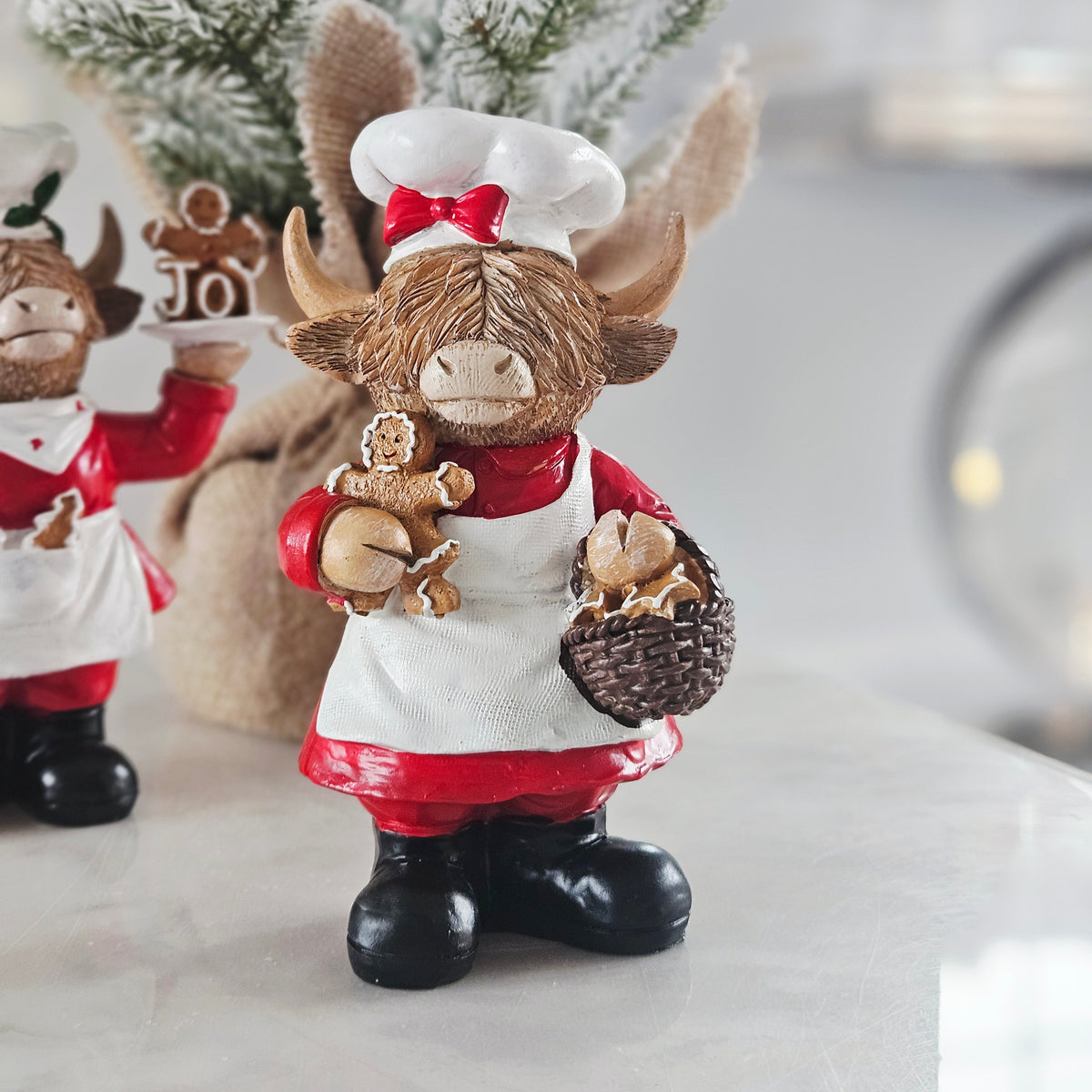 Christmas Chef Highland Cow Decoration – 16cm Ornament