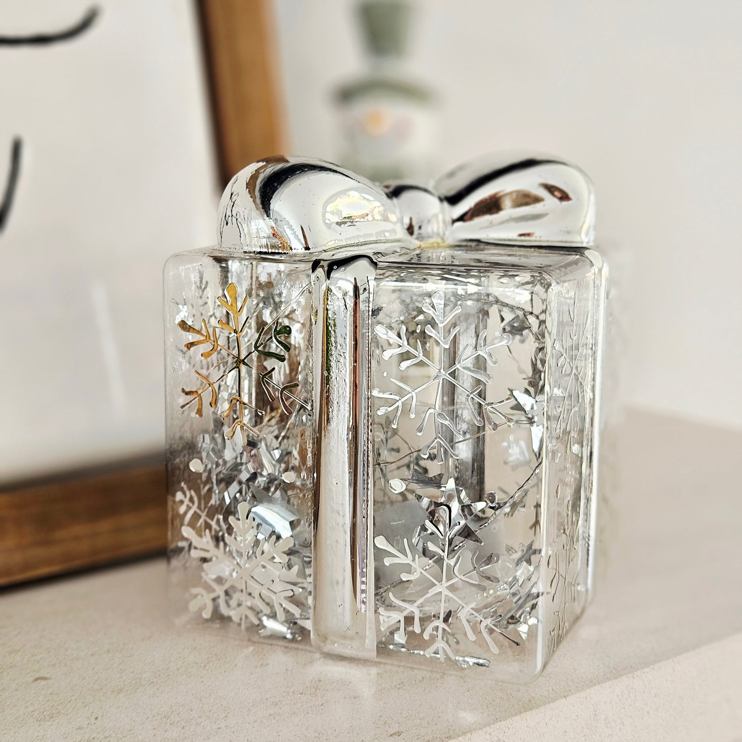 Light Up Glass Present With Snowflakes
