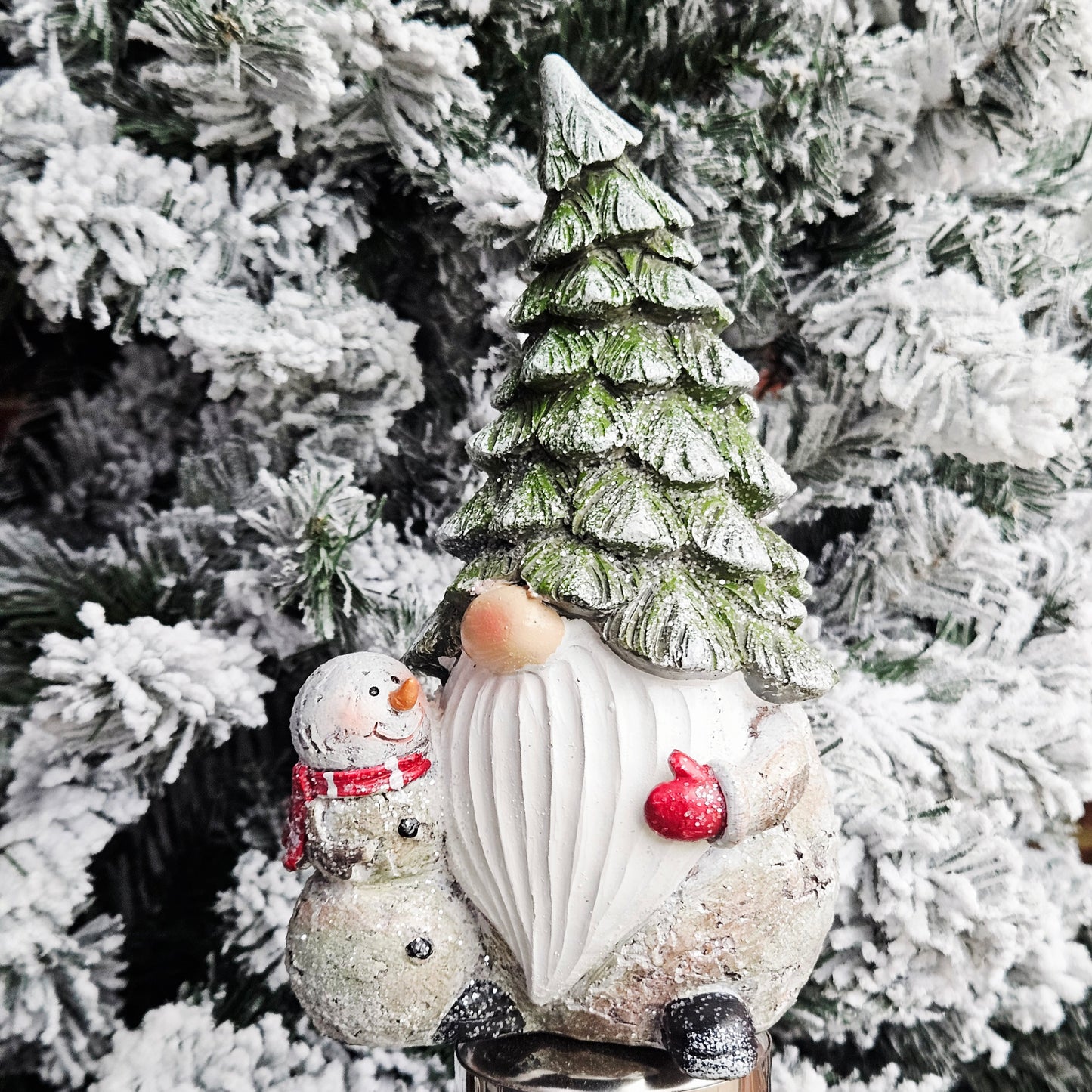 FIR TREE HAT GONK MIX