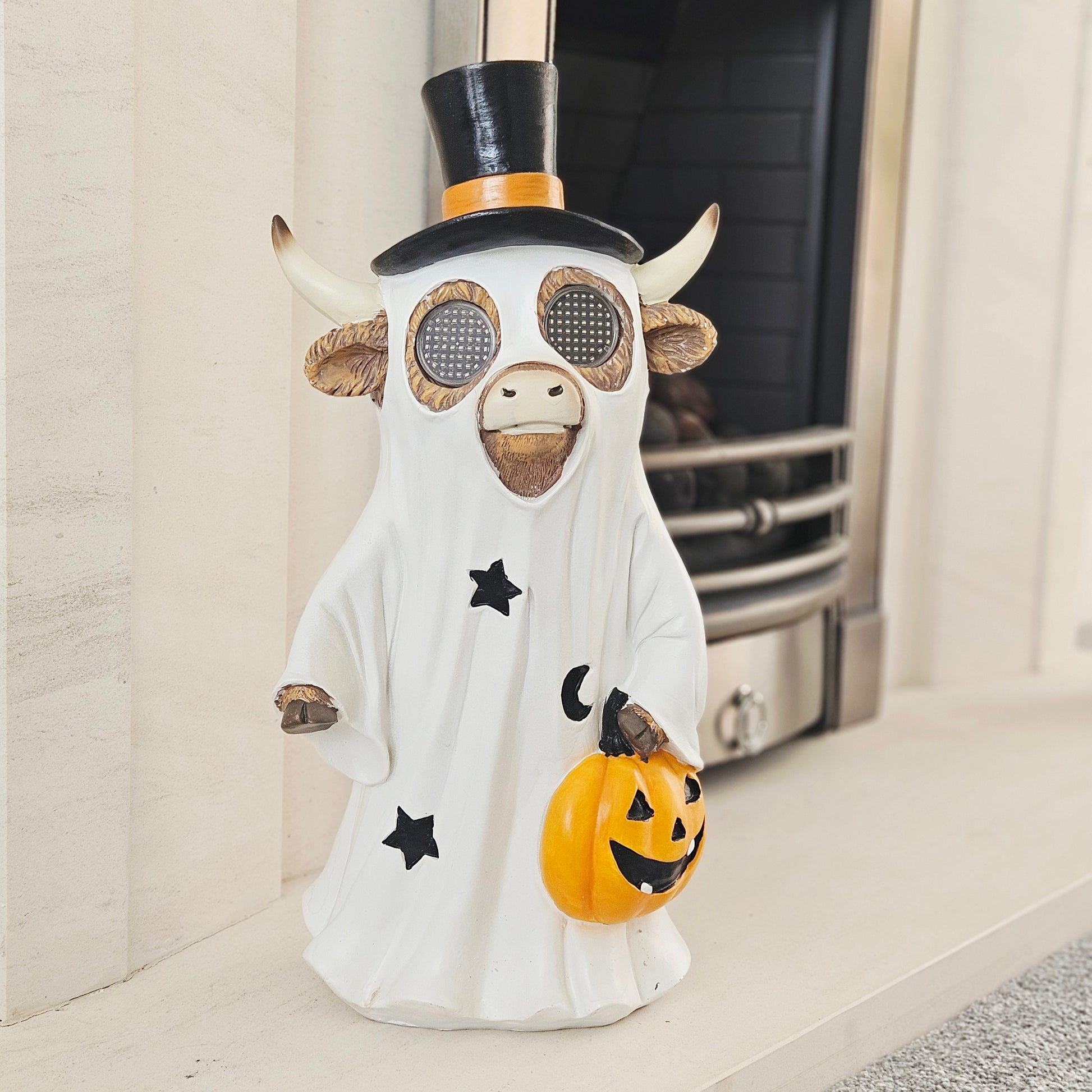 44cm LED Highland cow Halloween decoration with moving eyes